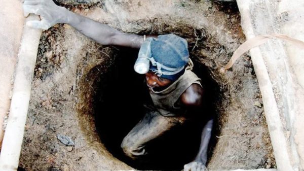 আফ্রিকায় সোনার খনির সুড়ঙ্গে ধস, নিহত ৭৩