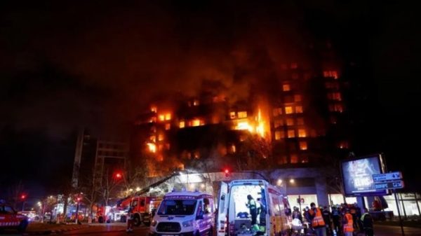 স্পেনে আবাসিক ভবনে আগুন, নিহত অন্তত ৪