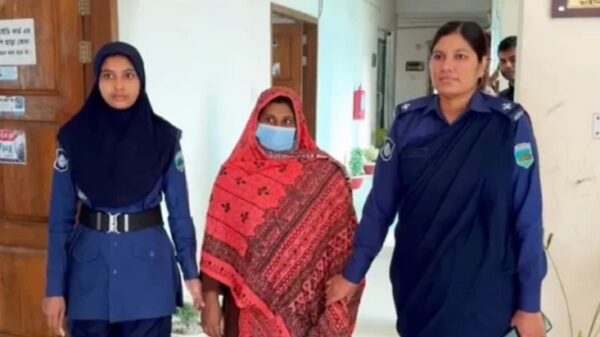 পাবনায় কুকুরছানা হত্যা, গ্রেফতার সরকারি কর্মকর্তার স্ত্রী নিশি রহমান কারাগারে