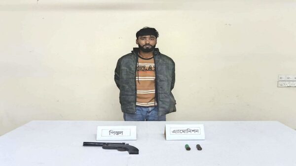 গাংনী যৌথবাহিনীর অভিযানে অস্ত্র ও গুলিসহ মোশারফ আটক