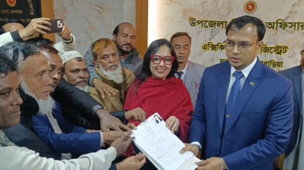 ব্রাহ্মণবাড়িয়া-২ আসনে মনোনয়নপত্র জমা দিলেন রুমিন ফারহানা