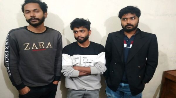 ঠাকুরগাঁওয়ের ভূল্লীতে ইয়াবাসহ তিন যুবক আটক