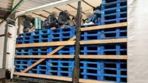 লন্ডন থেকে লরিতে ফ্রান্সে পাচার: ২৩ বাংলাদেশি উদ্ধার